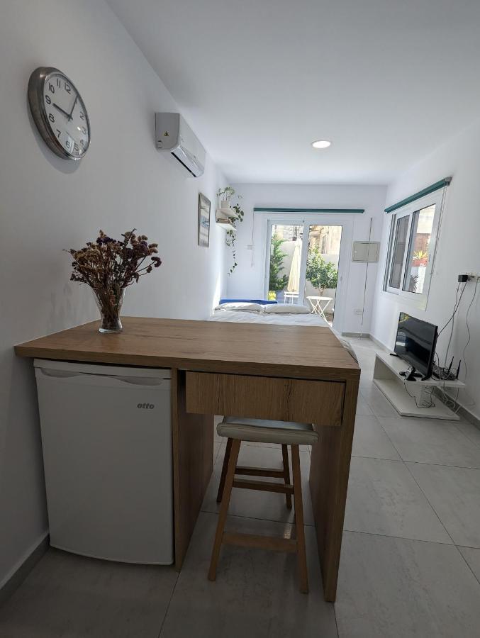 Modern & Cozy Studio W/ Backyard Near City Center Limassol Exterior foto